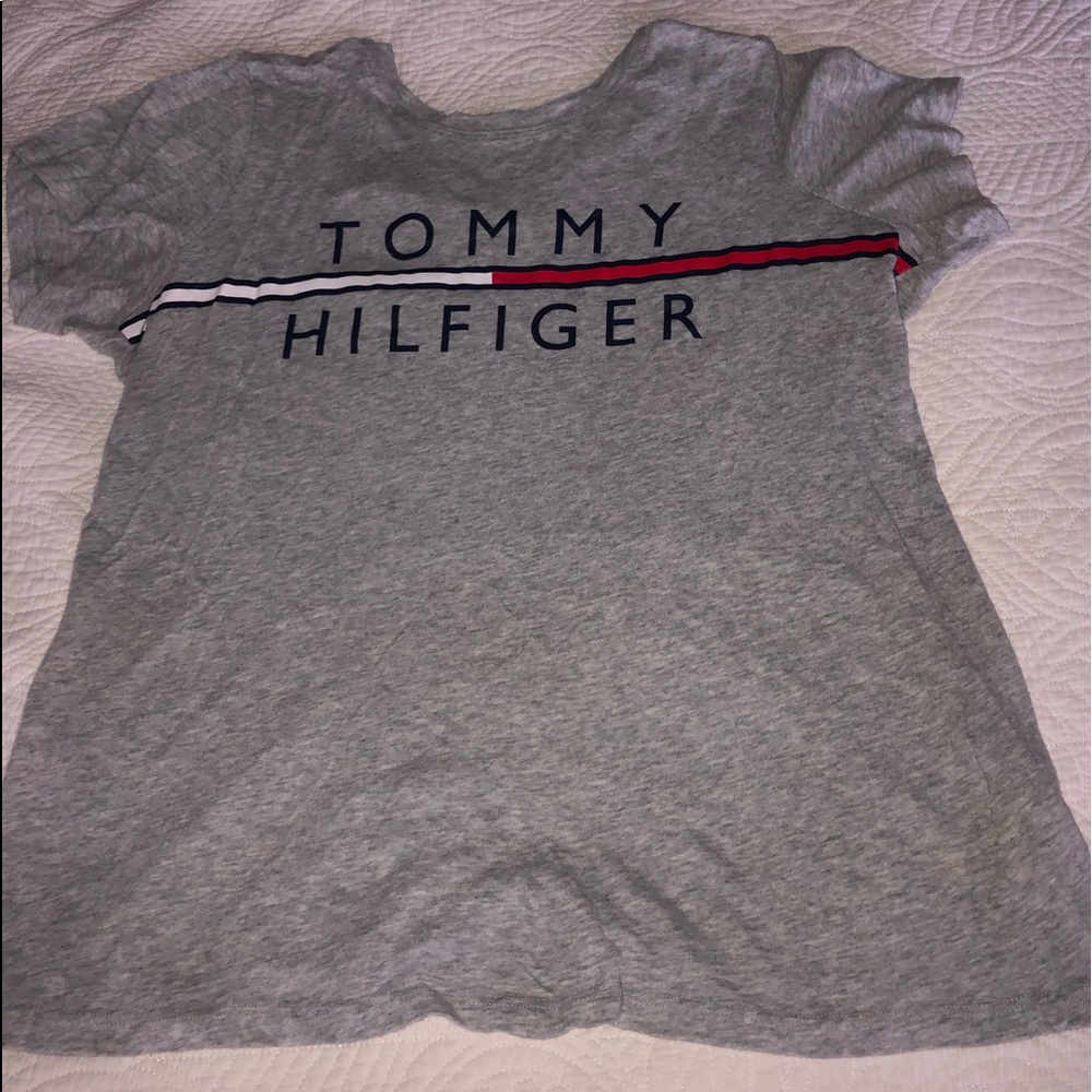 FLAWLESS CONDITION TOMMY HILFIGER LOGO SPORT SHIRT